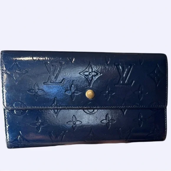 Louis Vuitton Sarah Wallet in Amarante Vernis Leather – Full Inclusion - Picture 2 of 11